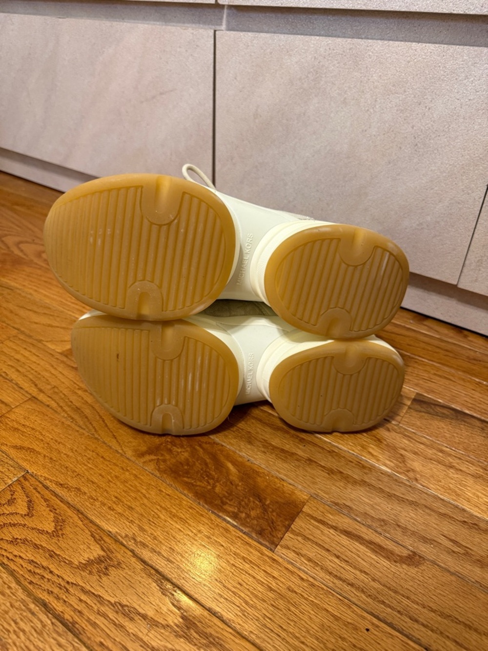 Size 10 Michael Kors Platform Lace-Up Sneakers - Picture 3 of 3